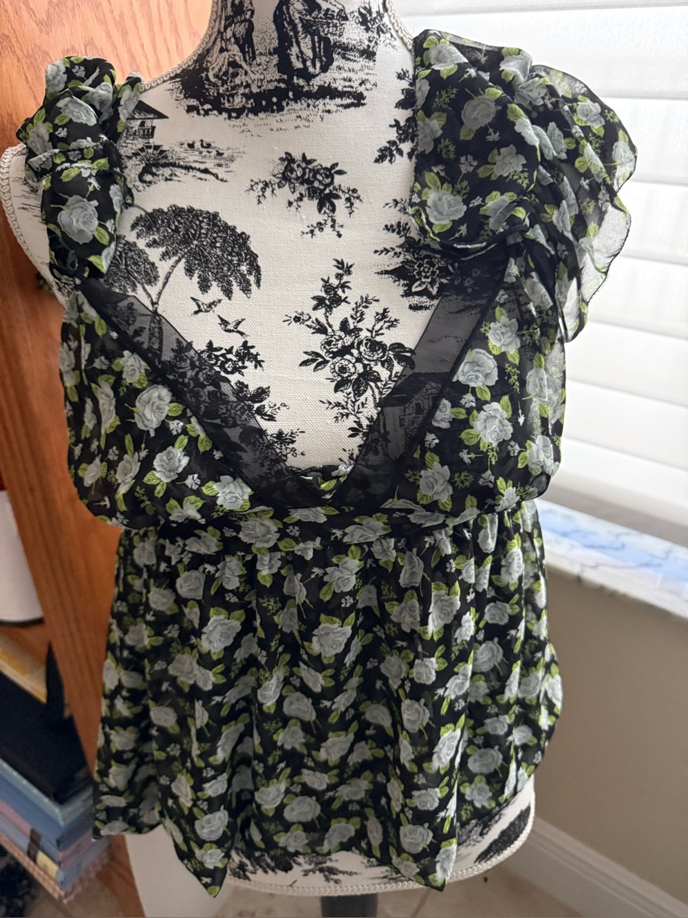 Vintage Victoria’s Secret Sexy Little Things Green Ditsy Floral Nightie Slip M - Picture 5 of 9
